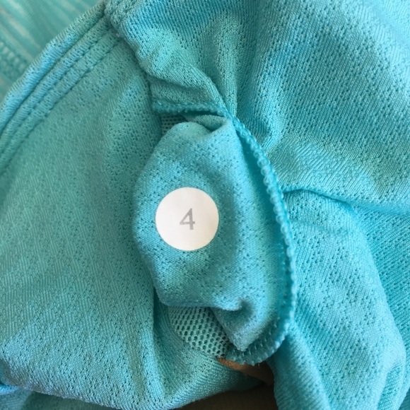 Lululemon Sky Blue Tank Top Striped Size 4 - Picture 4 of 5